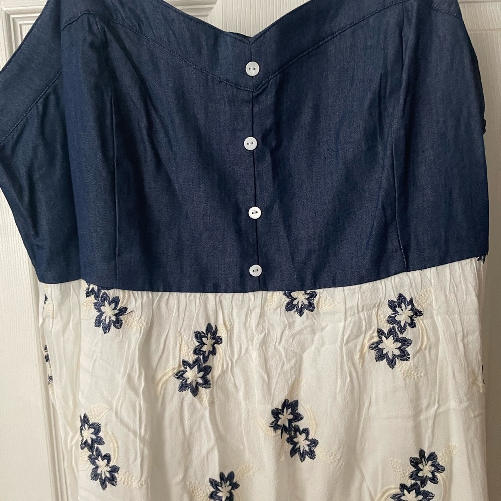Torrid top - Picture 2 of 9